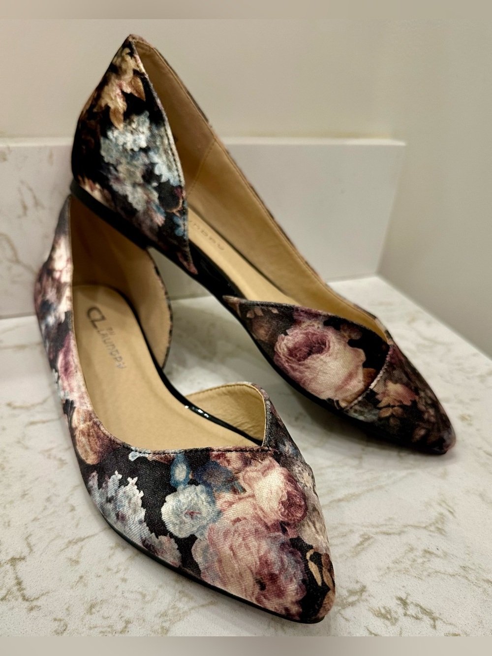 CL by Laundry Hiromi Black Floral Print Velvet D'Orsay Flats 6.5 - Picture 2 of 12
